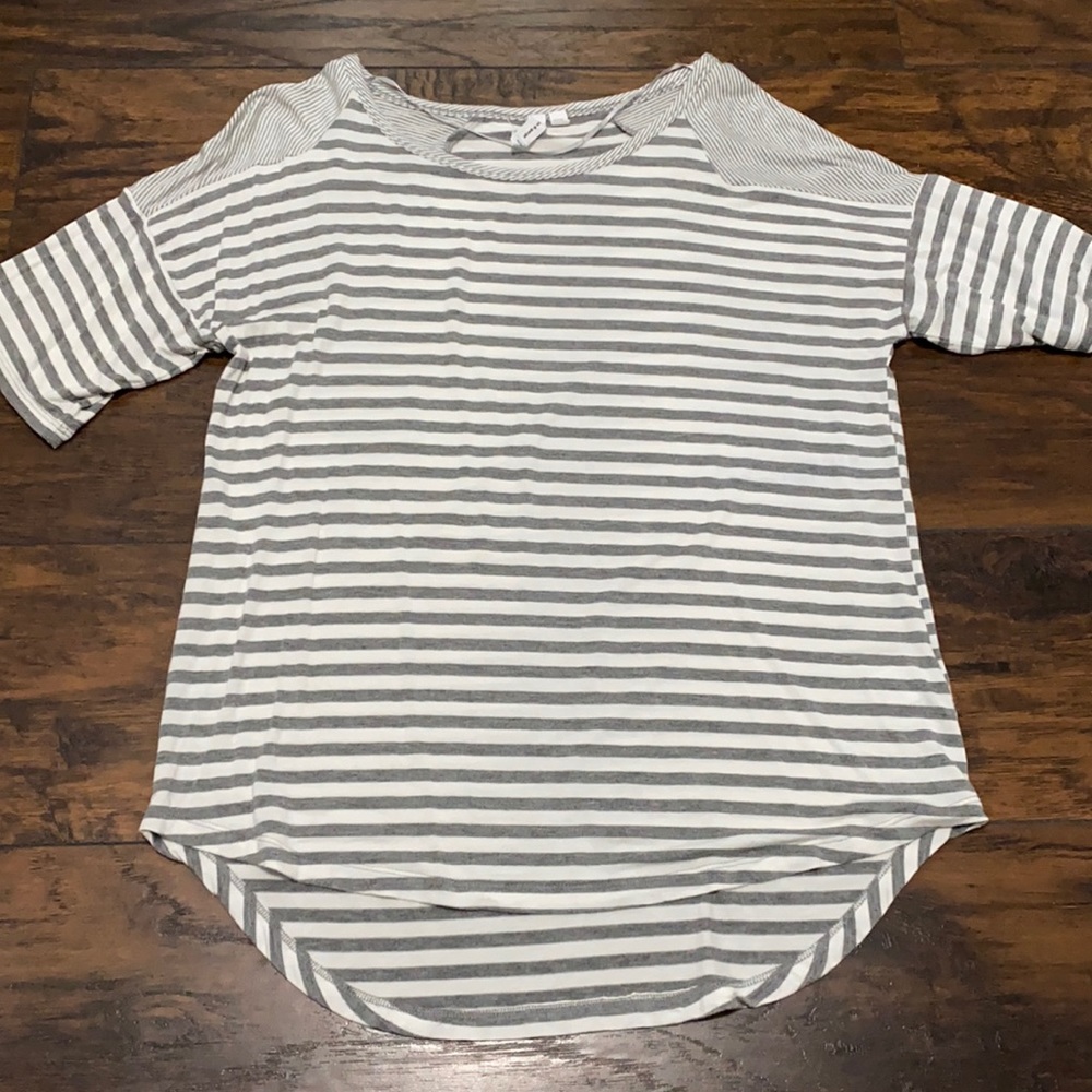 Cable & Gauge high low striped short sleeve top M